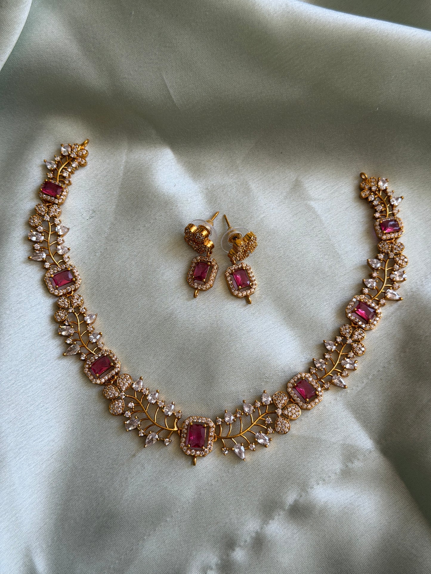 Tamrani AD necklace