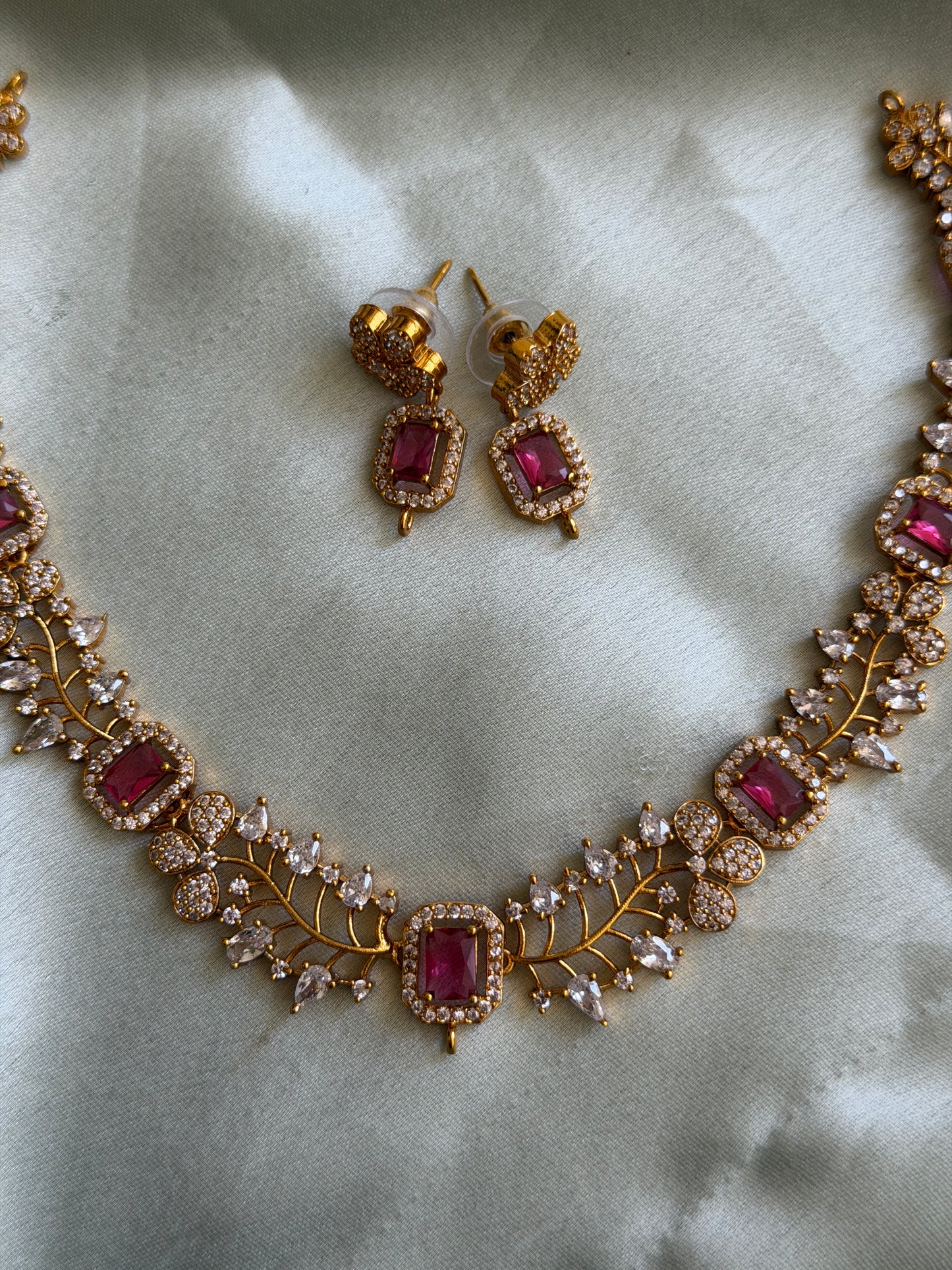 Tamrani AD necklace