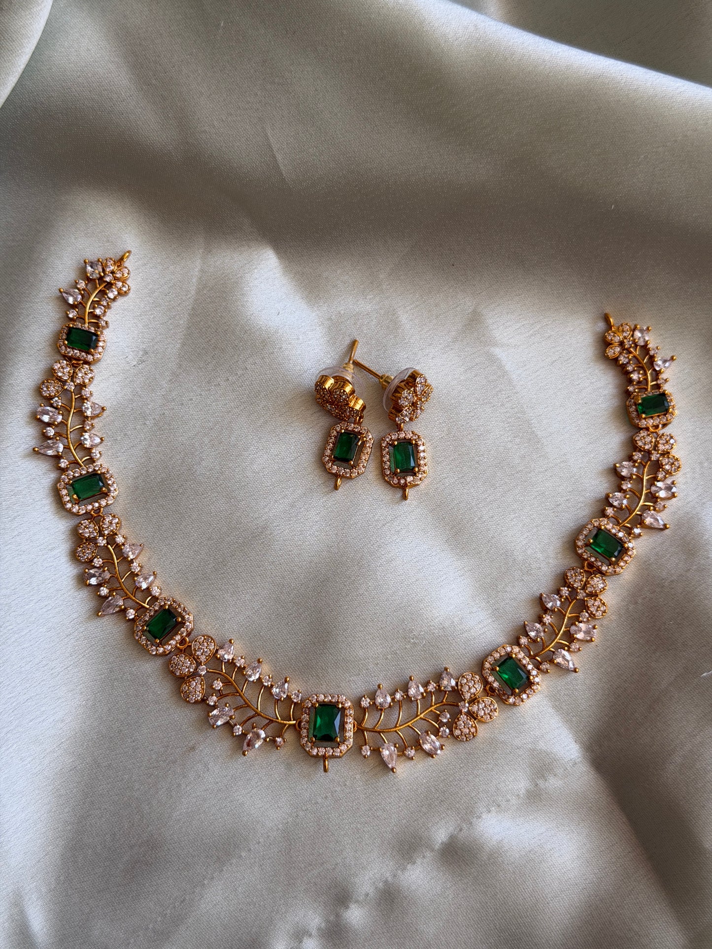 Tamrani AD necklace