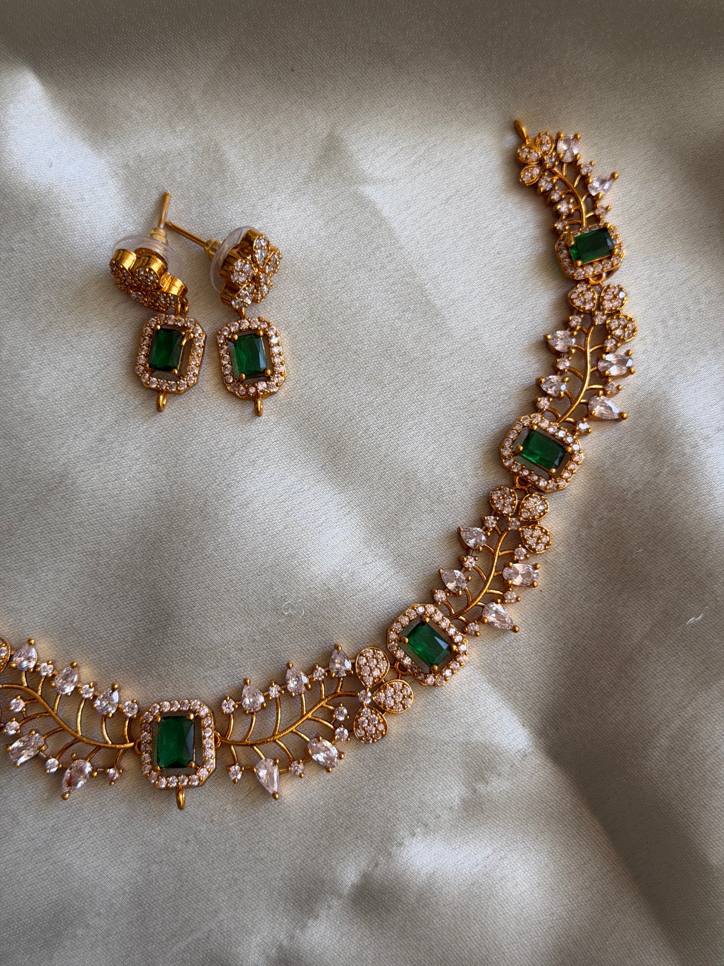 Tamrani AD necklace