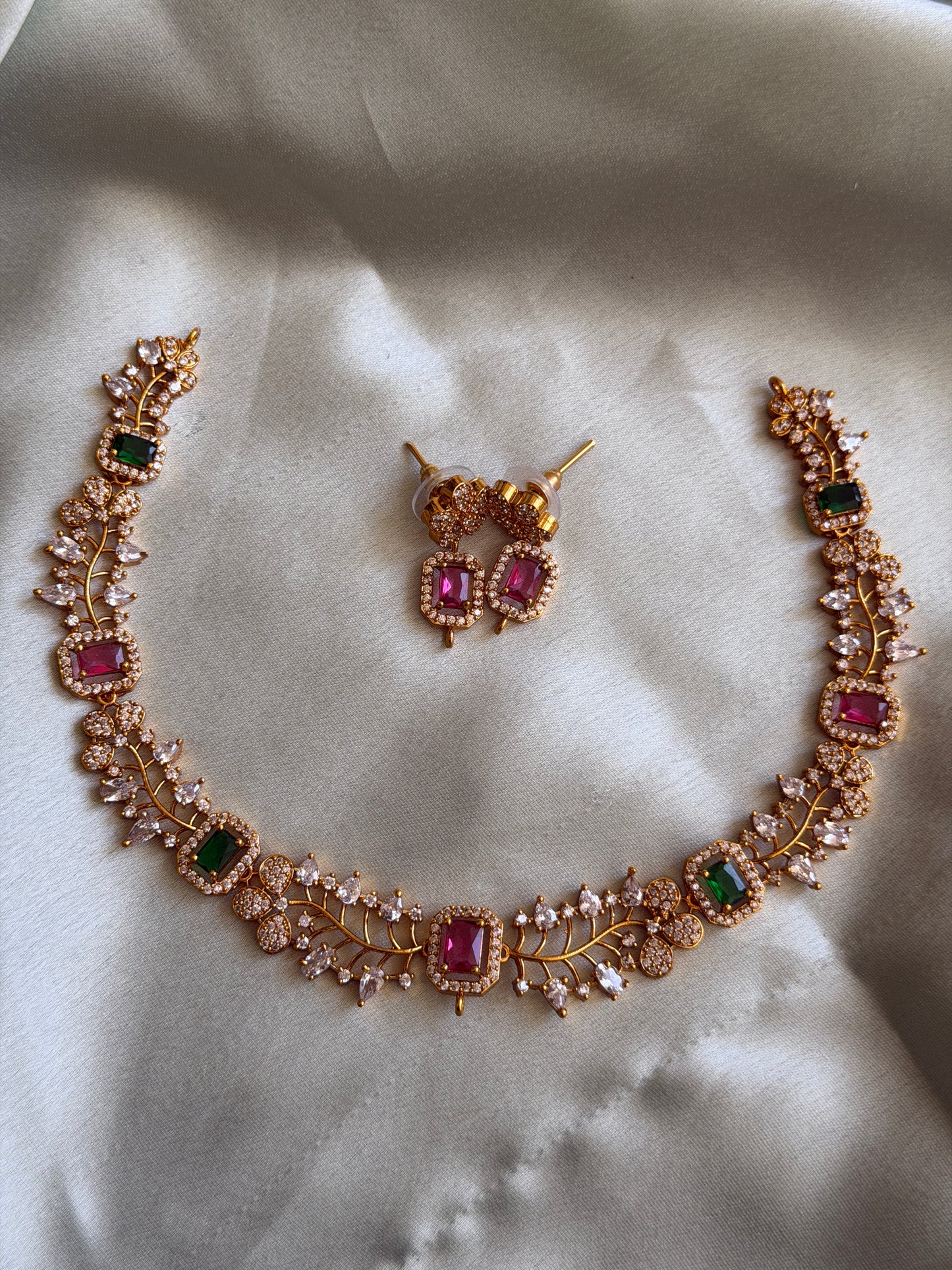 Tamrani AD necklace