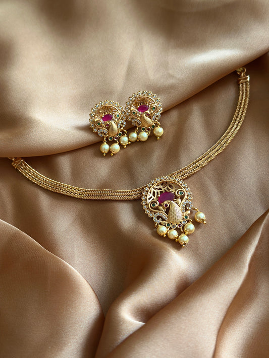 Peacock Ruby choker