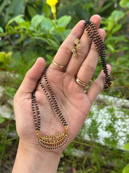 Simaara Mangalsutra With Studs