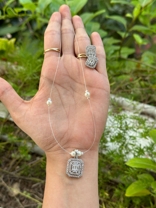 Square Diamond pendant Invisible
