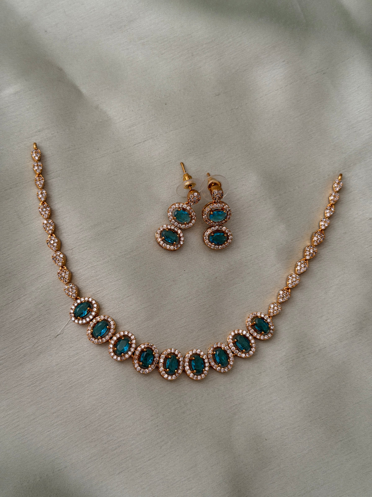Poppins AD Choker