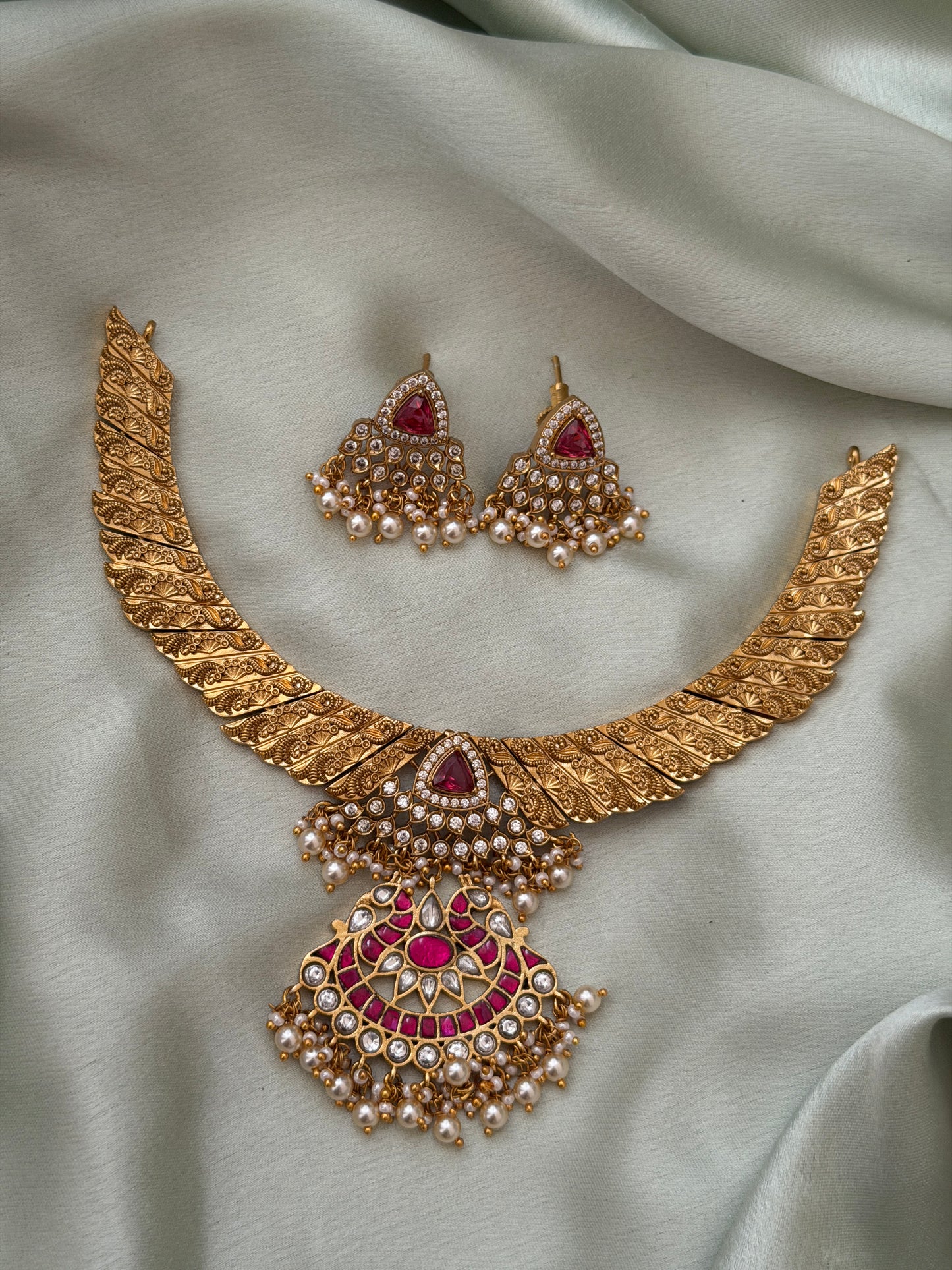 Arushi Jadau Necklace