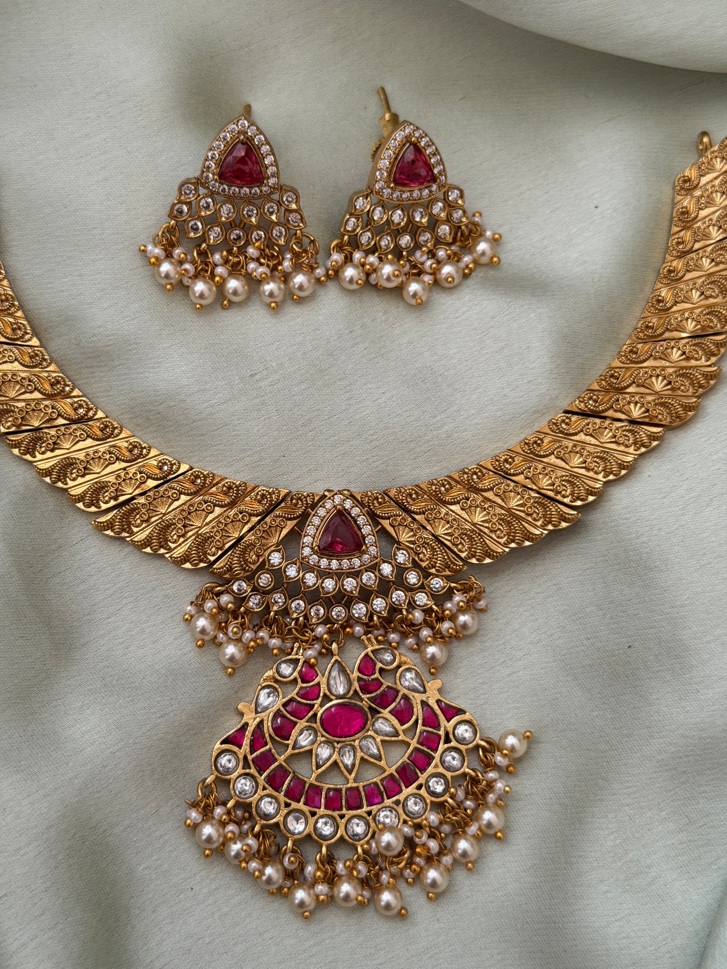Arushi Jadau Necklace
