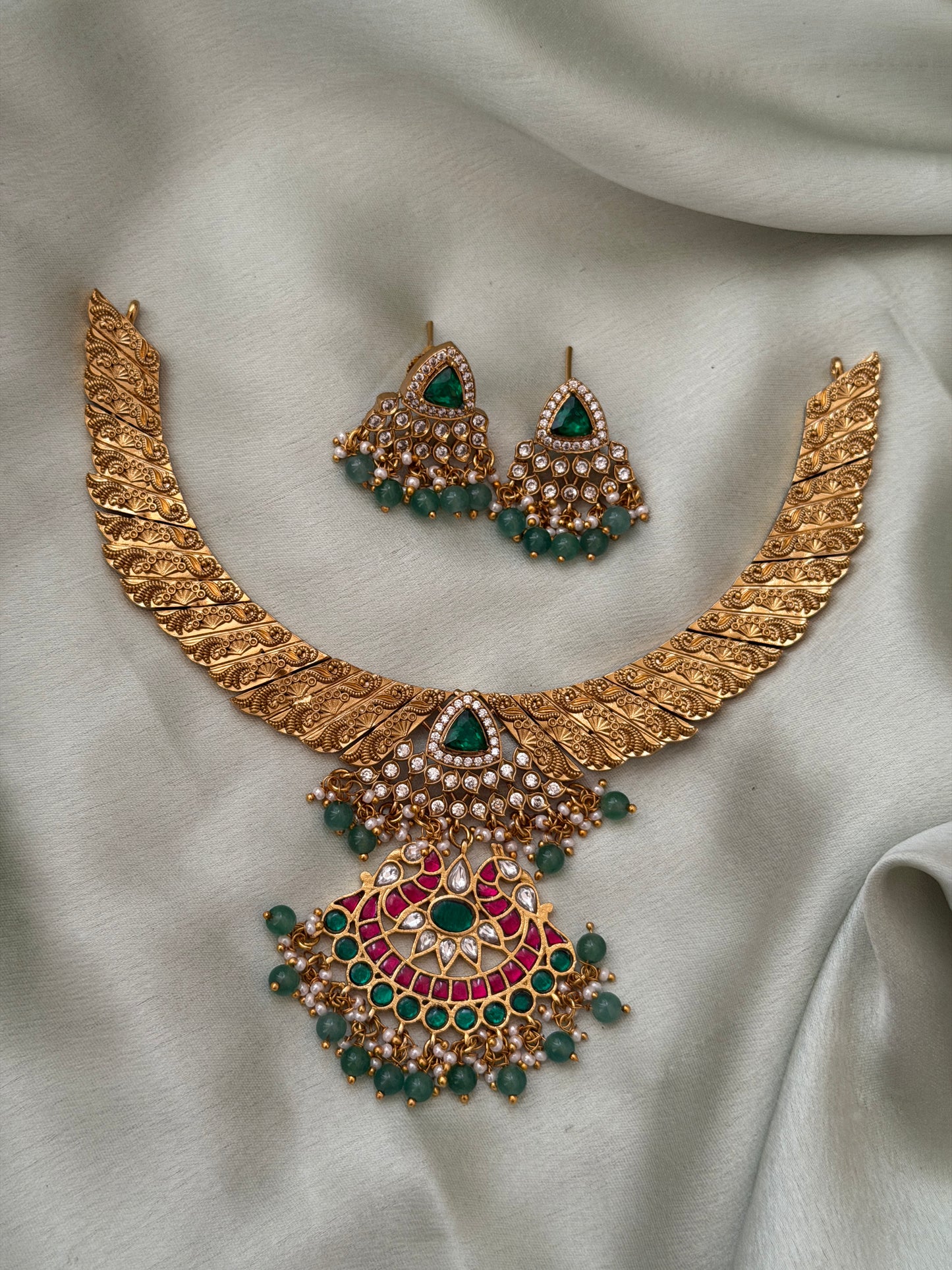 Arushi Jadau Necklace