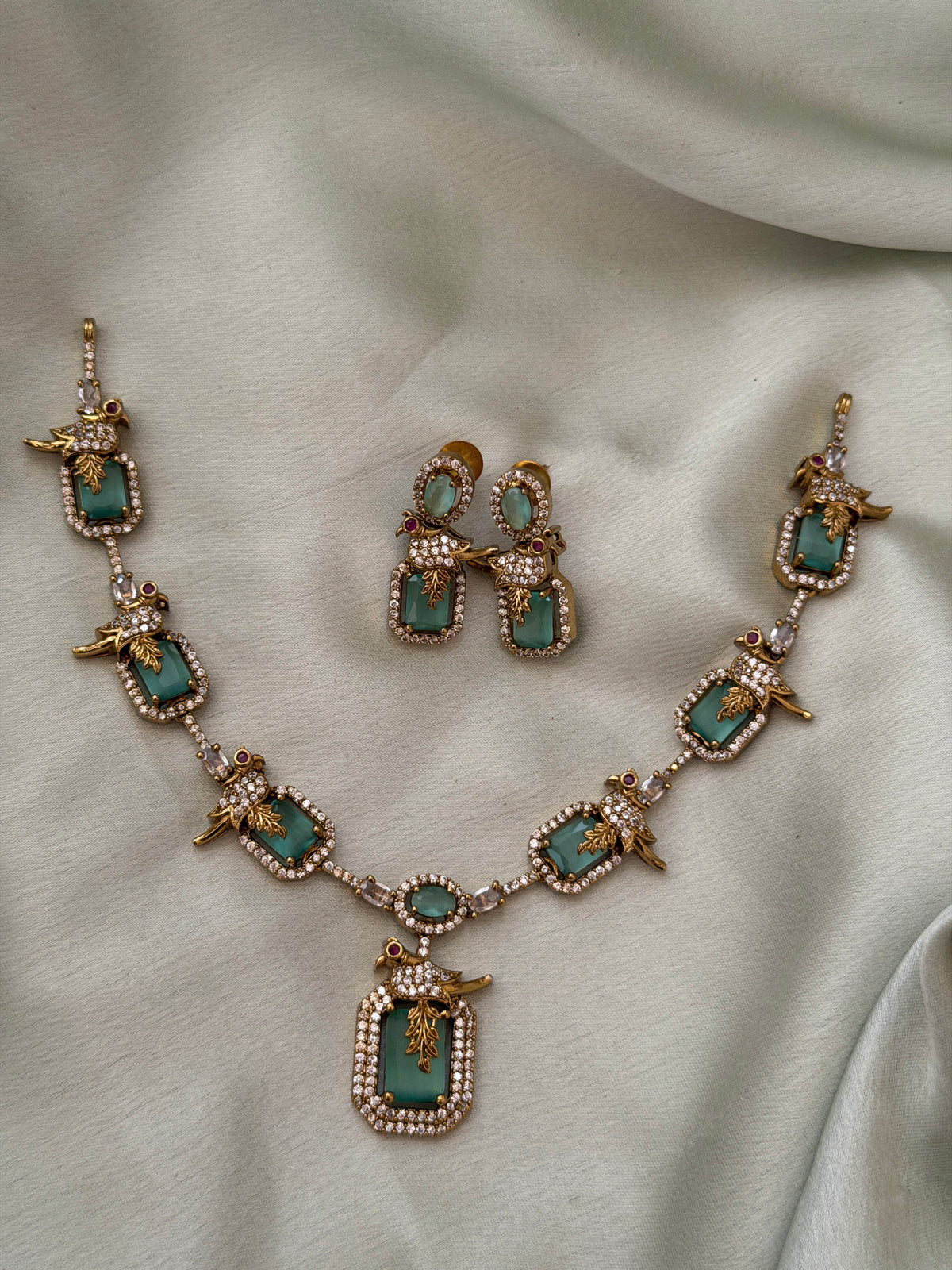 Parrot designer Necklace v2.0