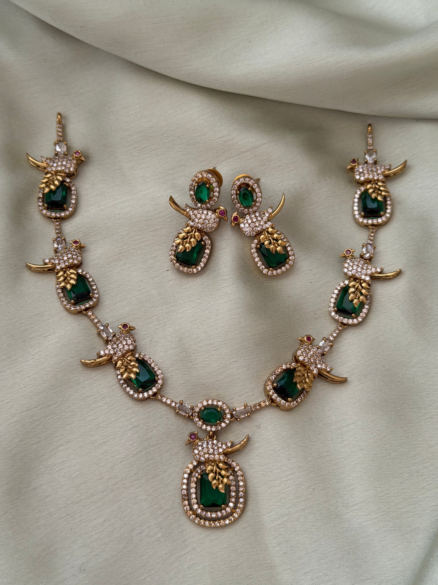 Oval Parakeet AD Necklace