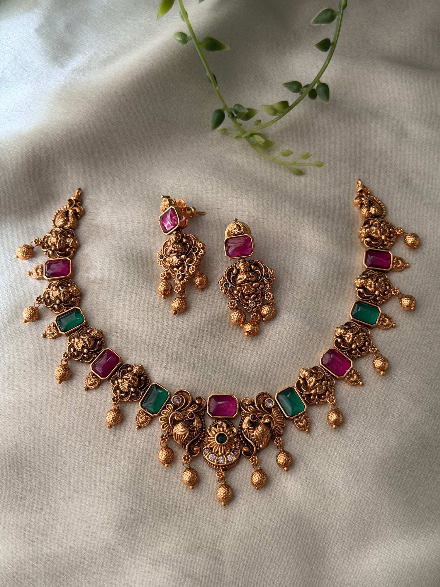 Keerthika Kemp Necklace