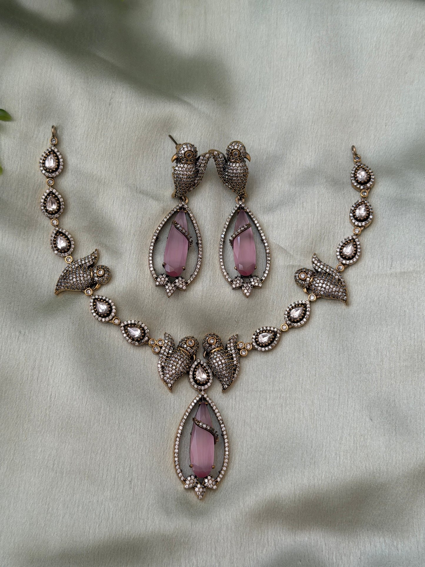 Arha AD Necklace
