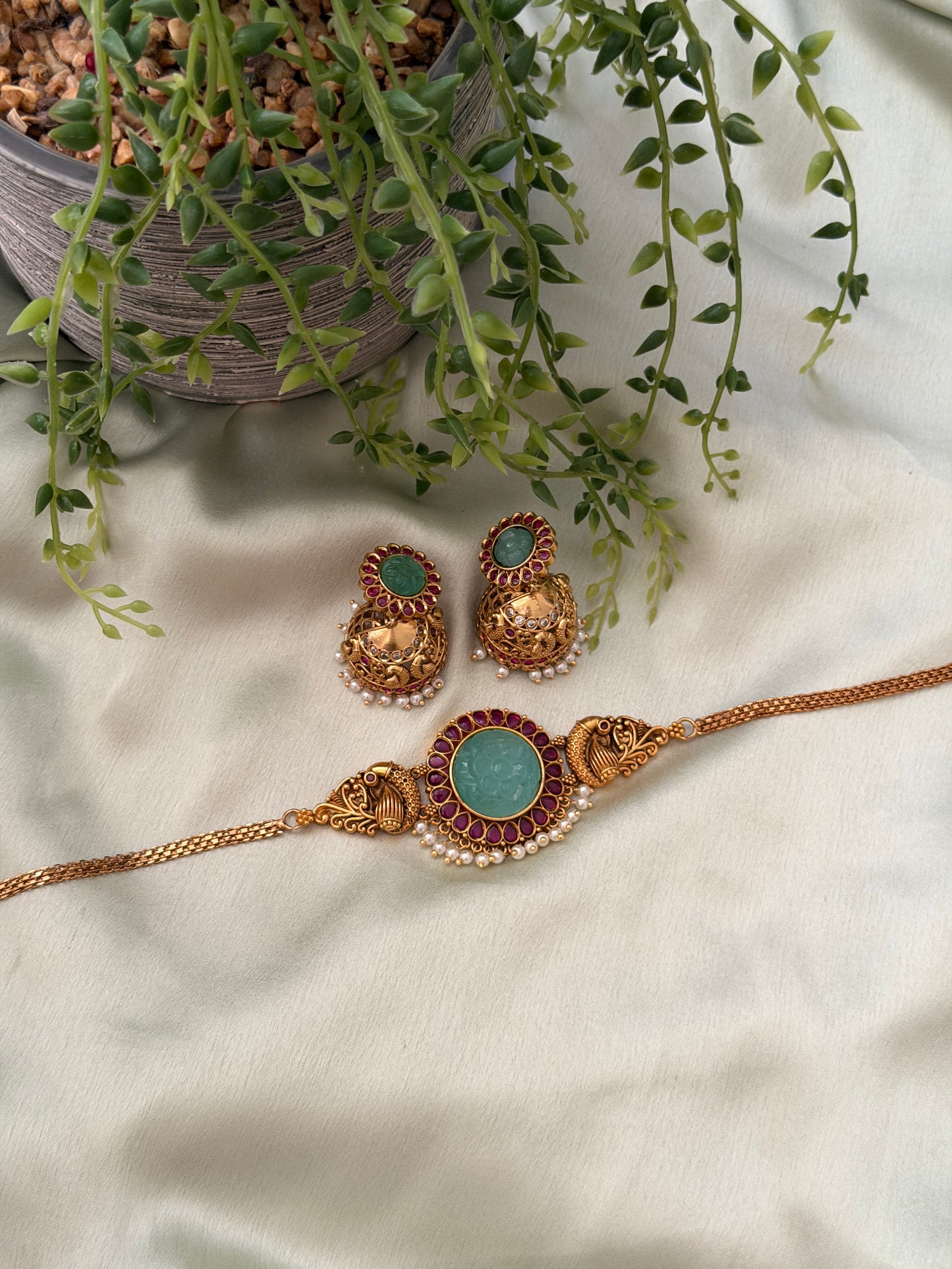 Ukha Natural Stone Choker