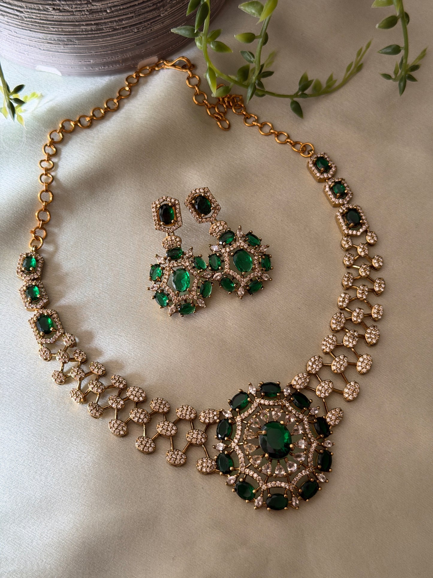 Geetza AD Necklace