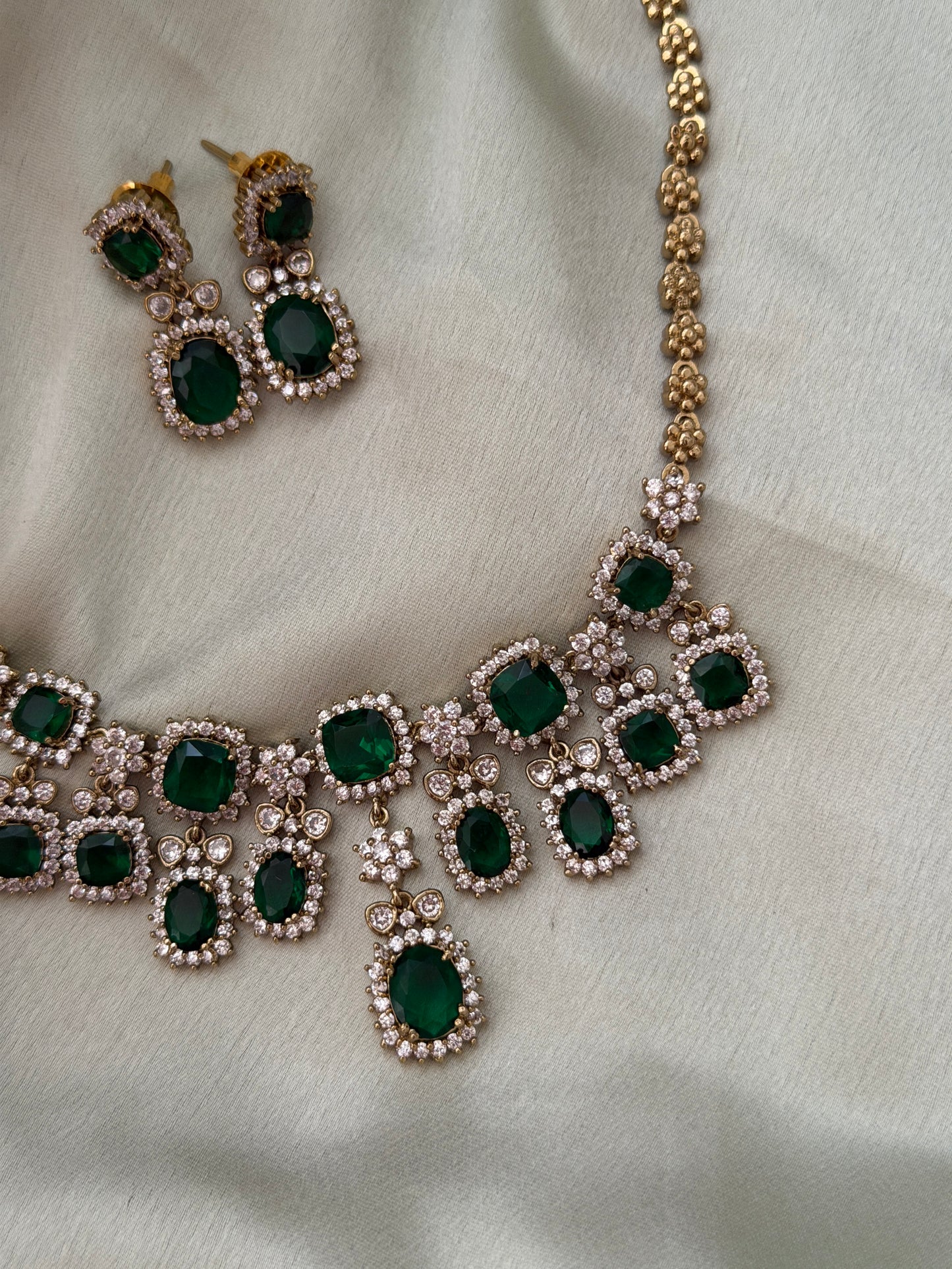 Galora AD Choker