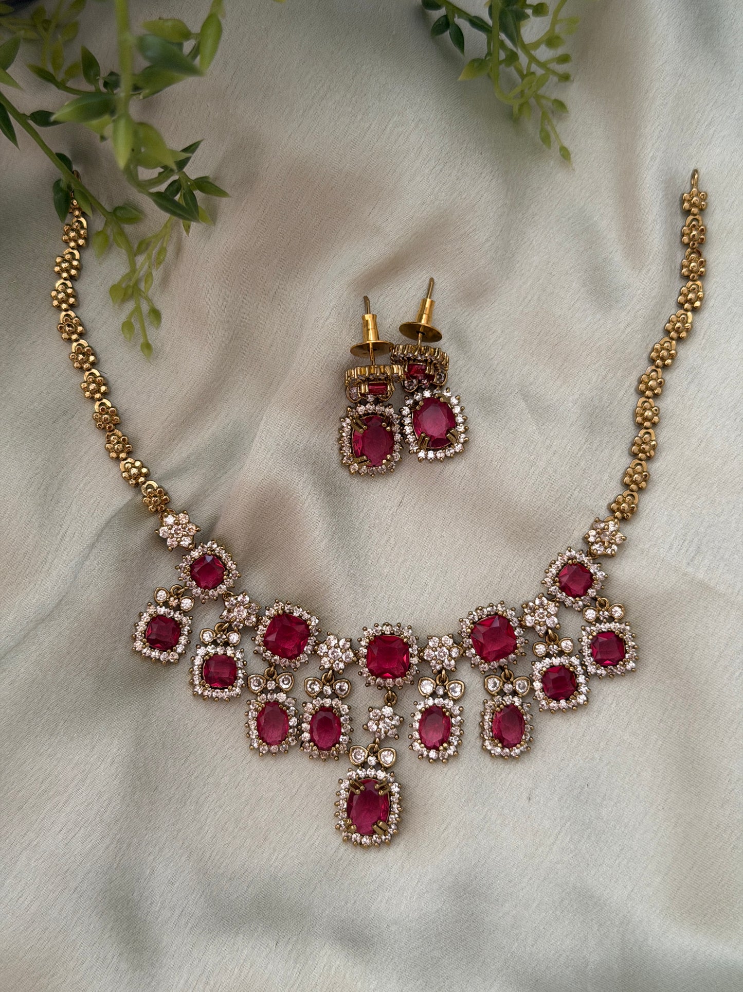 Galora AD Choker