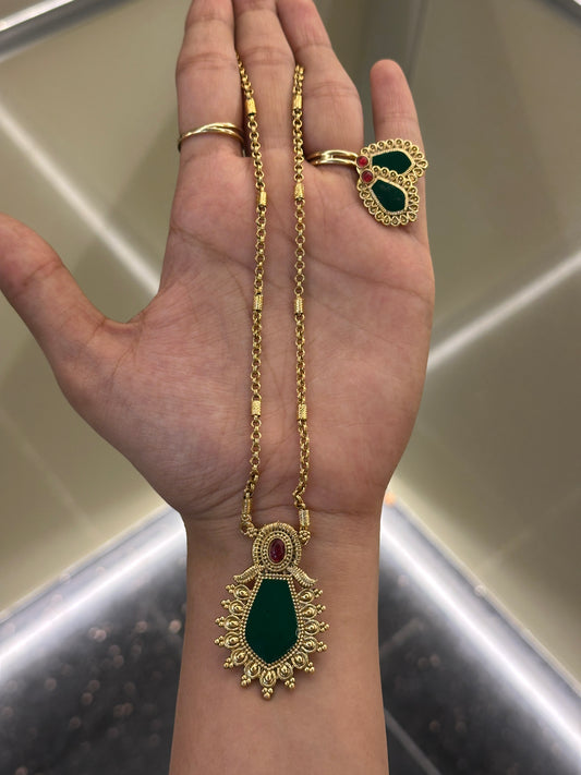 Palakka Pendant Gold Chain Set