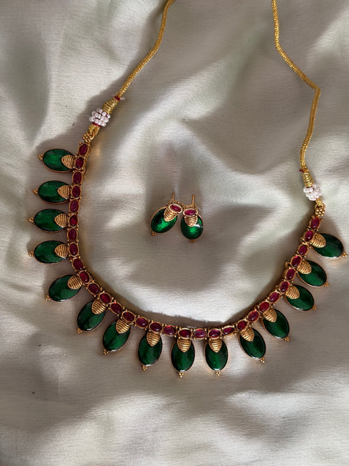 Leaf Palakka Necklace