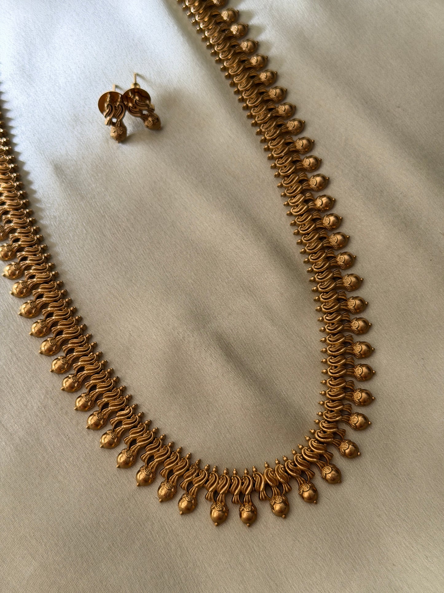 Simple Gold Replica Haaram