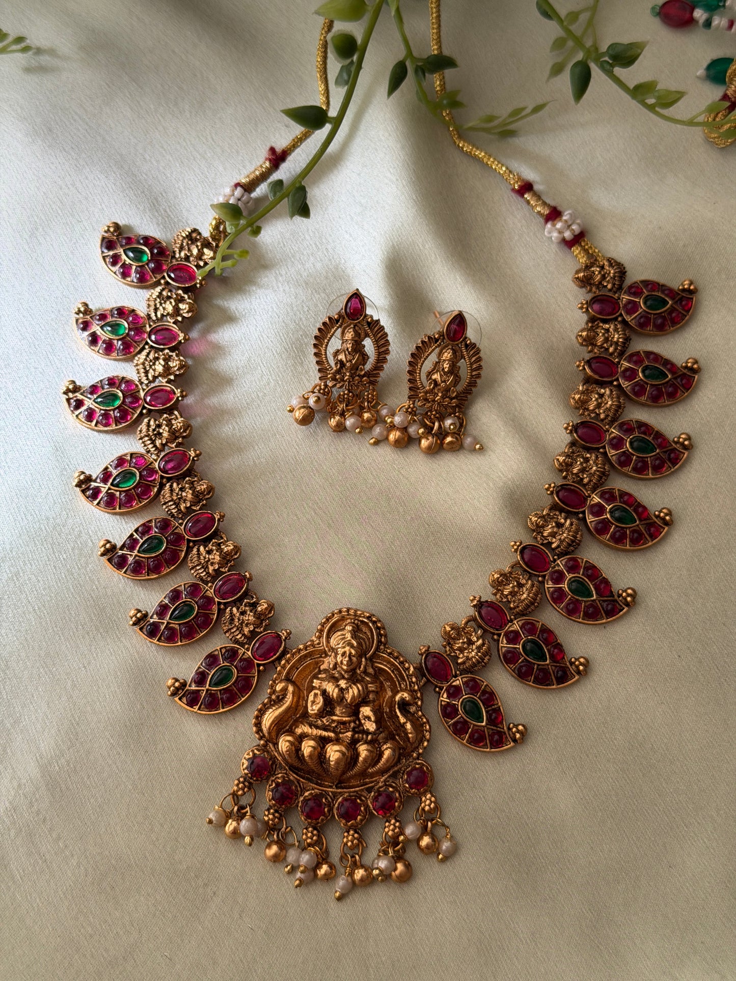 Kempu Maanga Necklace