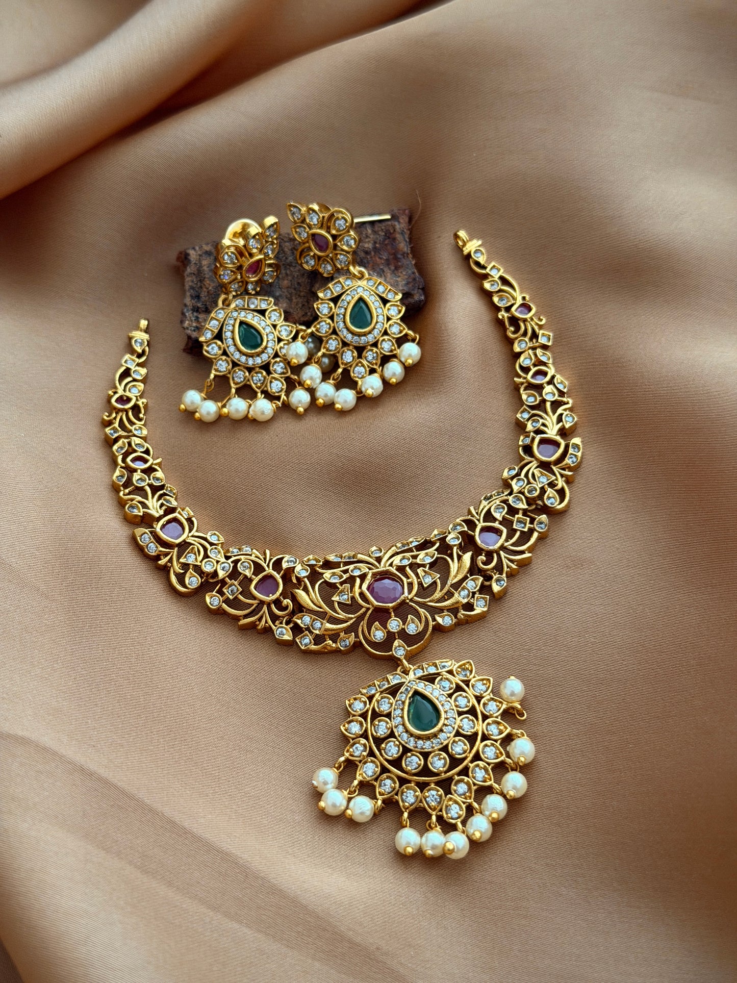 Gomavarna Kemp Necklace