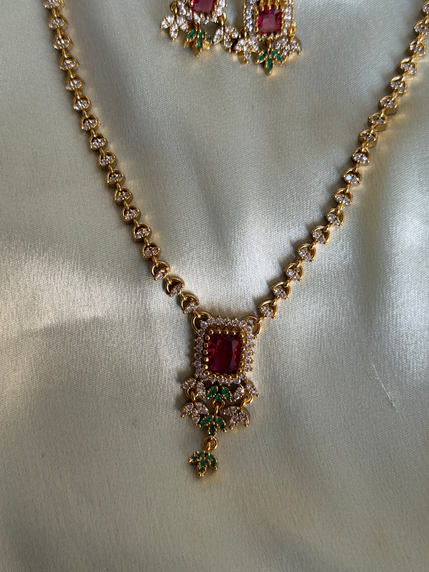 Berry Pendant Choker