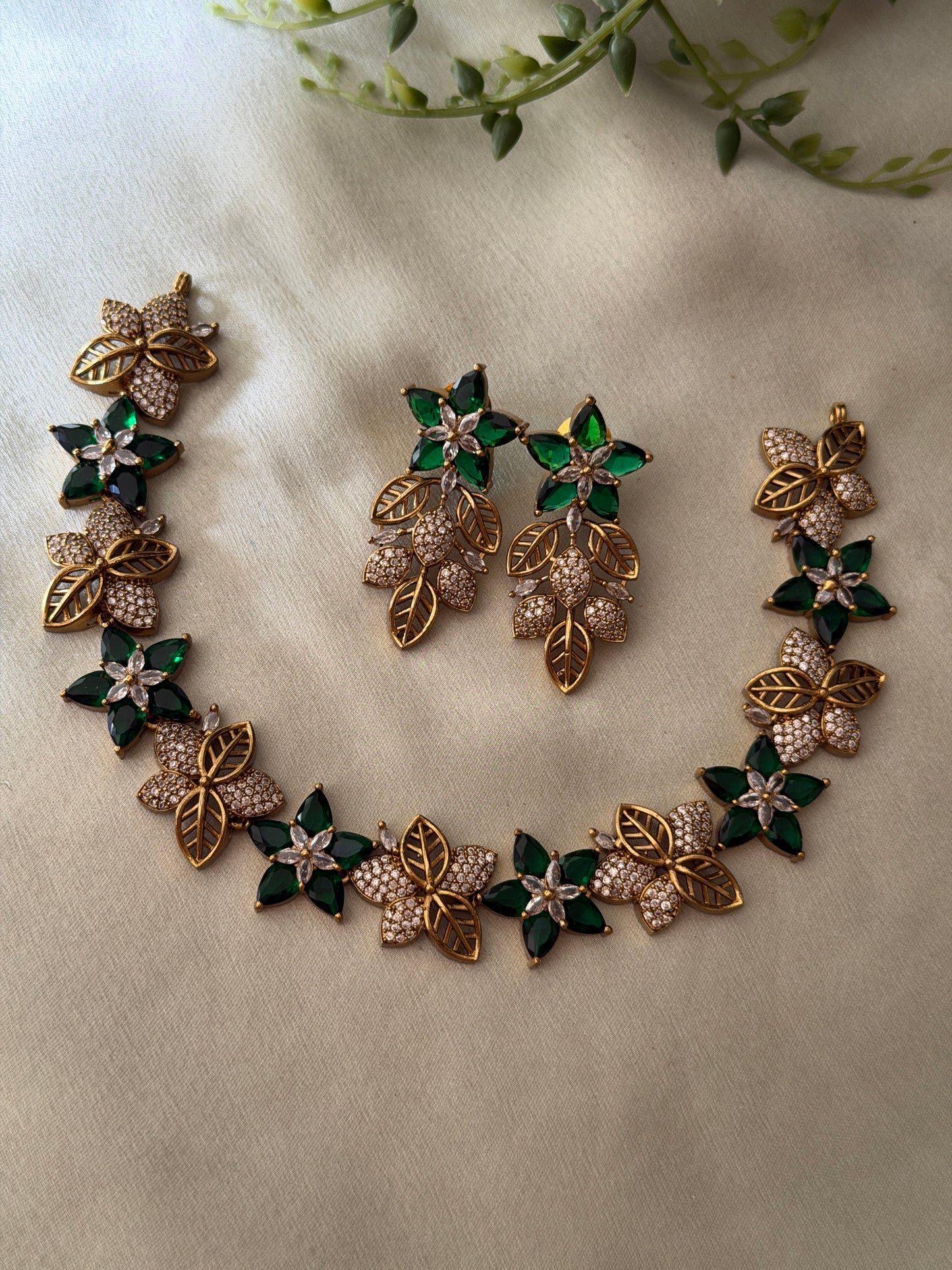 AD Flower Necklace