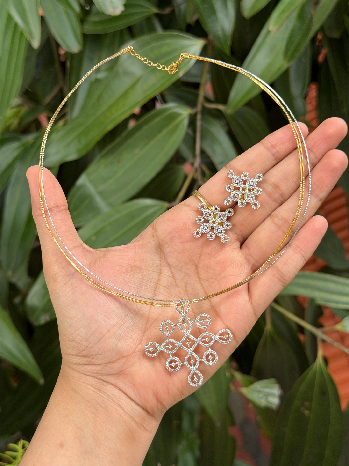 Kolam Diamond Pendant Choker