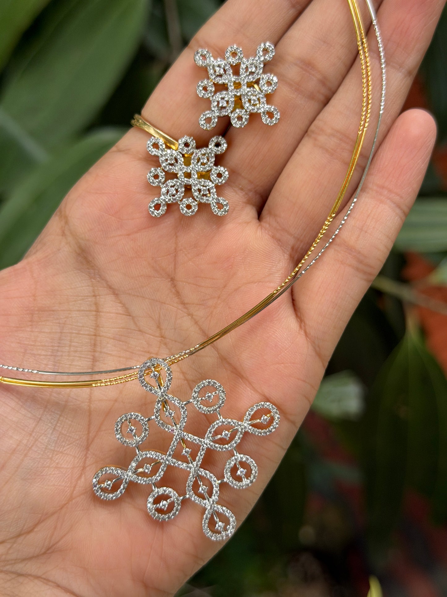 Kolam Diamond Pendant Choker