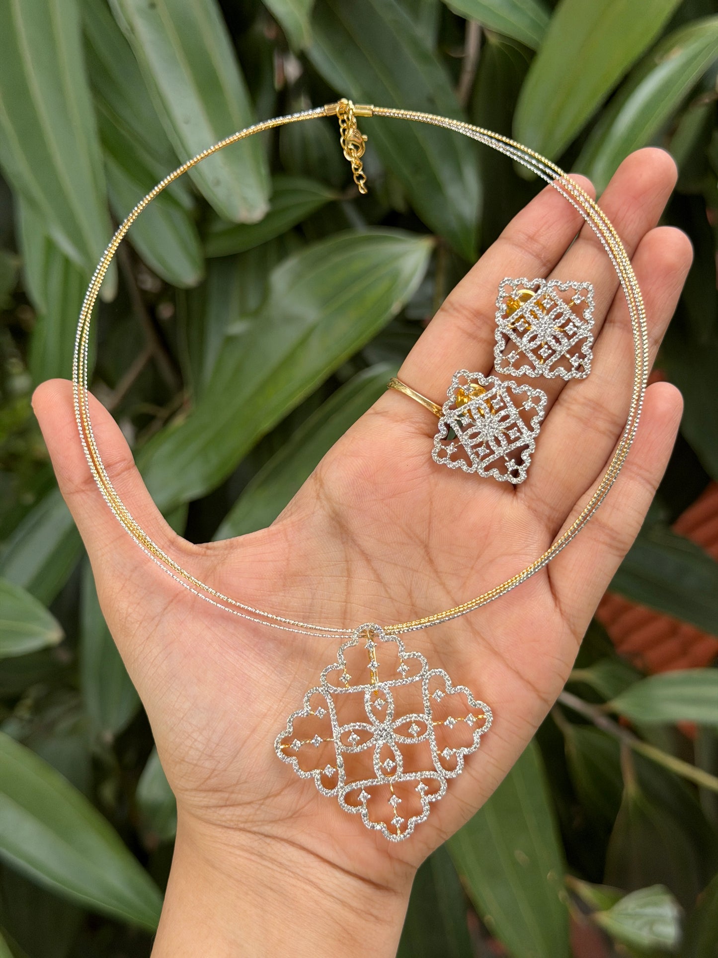 Kolam Diamond Pendant Choker