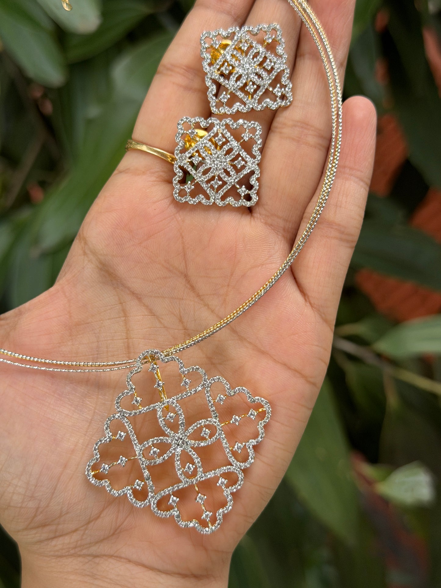 Kolam Diamond Pendant Choker