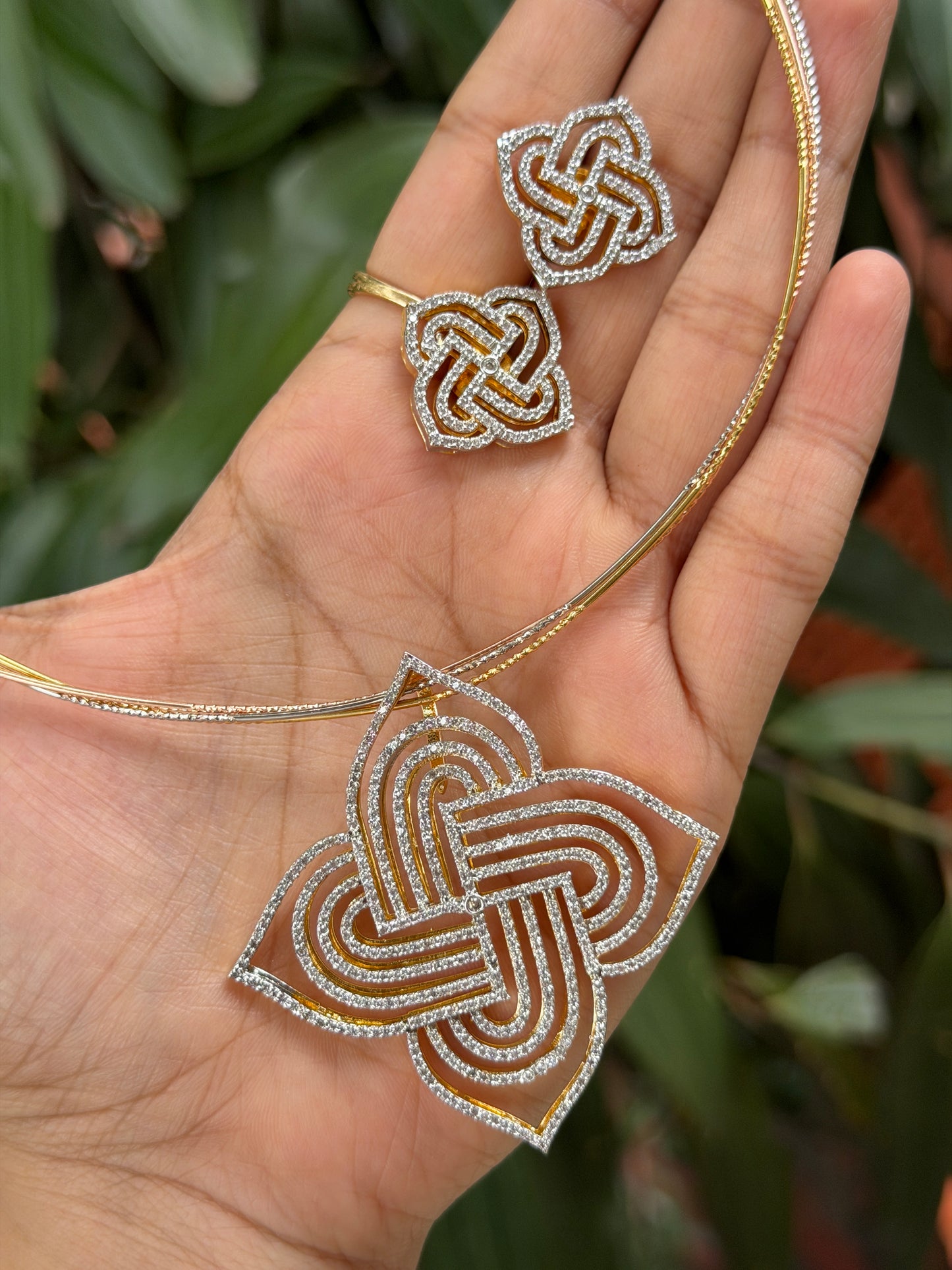 Kolam Diamond Pendant Choker