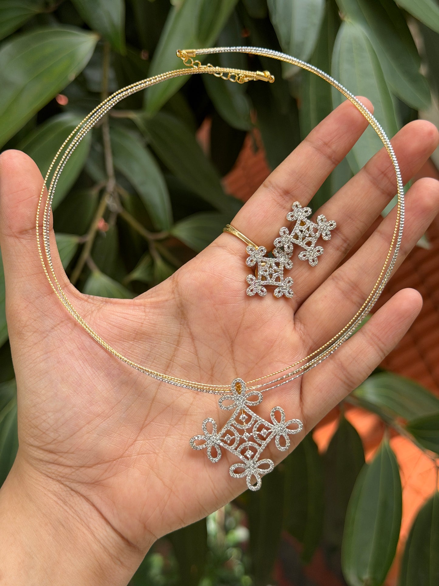 Kolam Diamond Pendant Choker