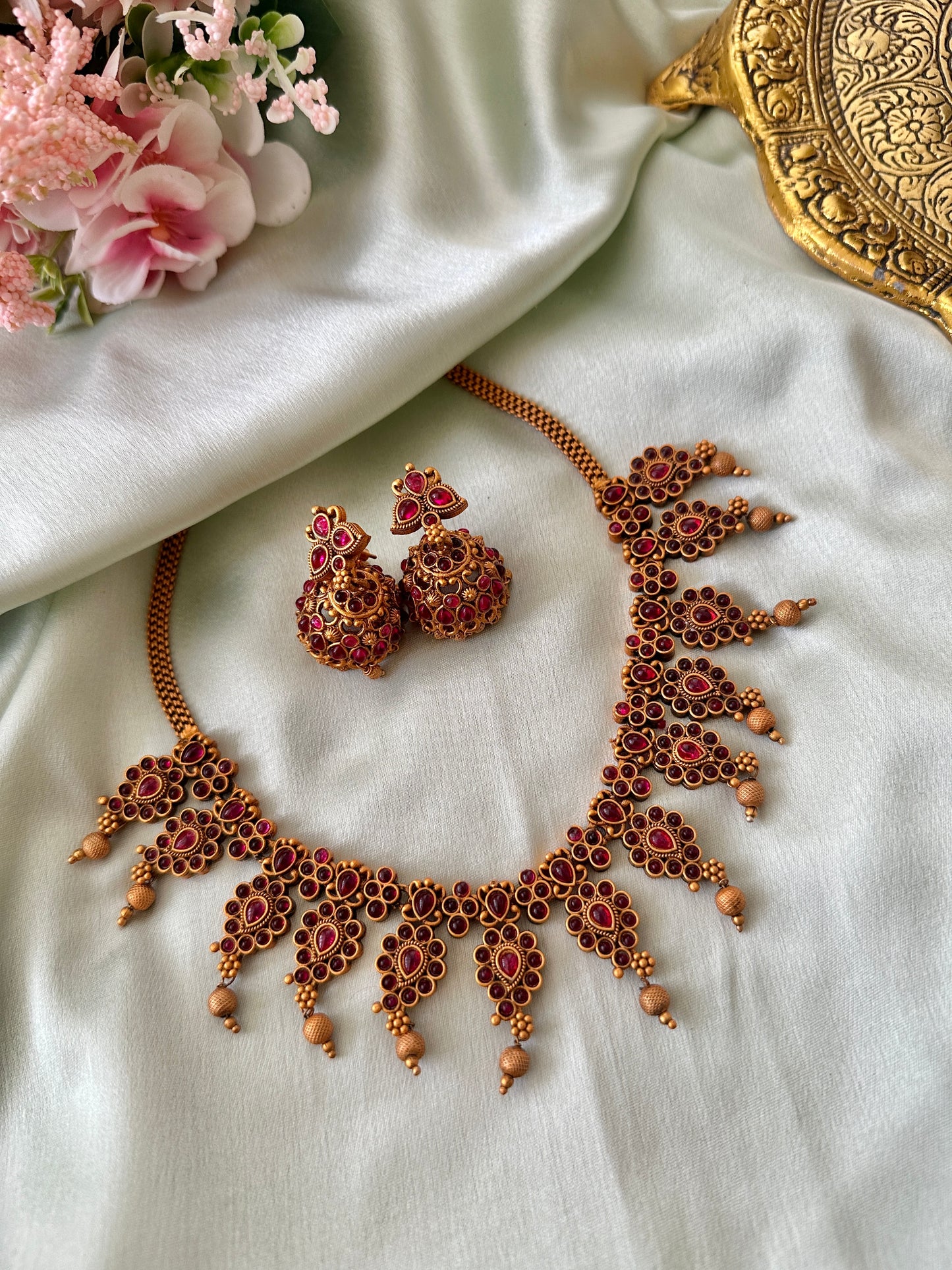 Adhishtta Kemp Necklace with Jhumkas