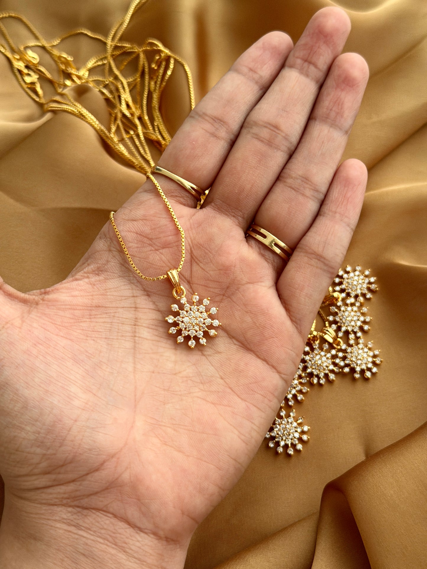 Diamond locket with Gold Chain