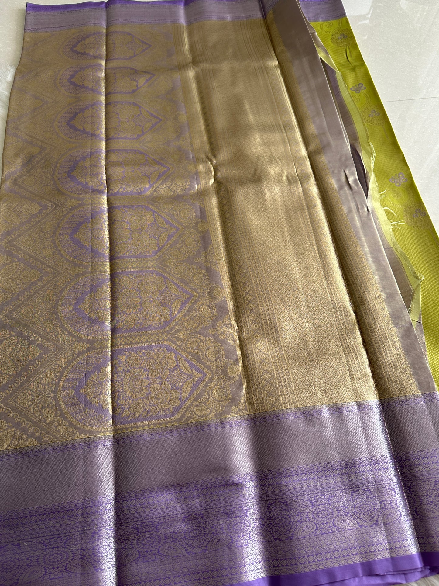 Parrot Green Daffodils semi Kanchivaram Tissue Pattu