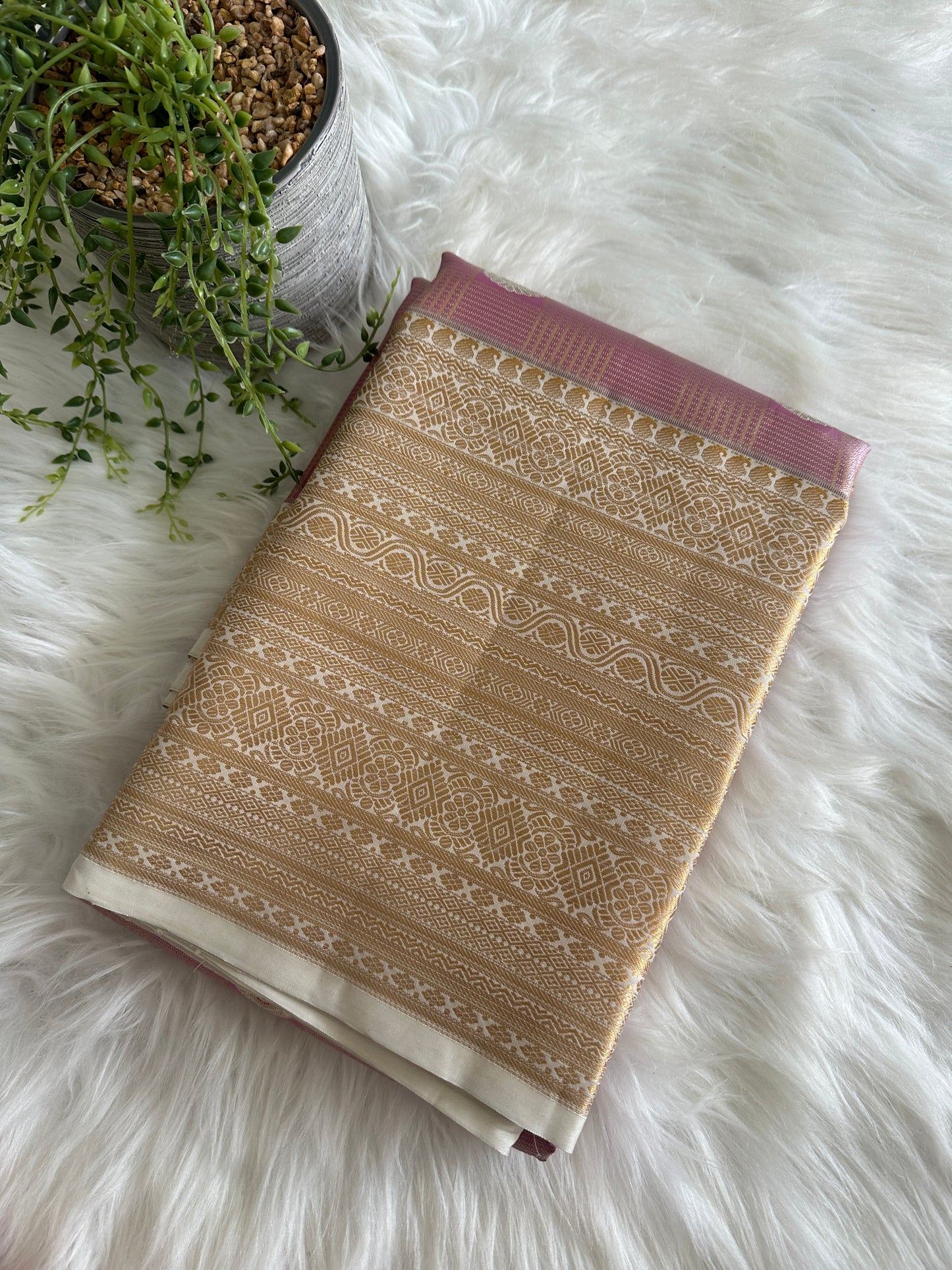 Geometrical Semi Kanchivaram Tissue Pattu Saree