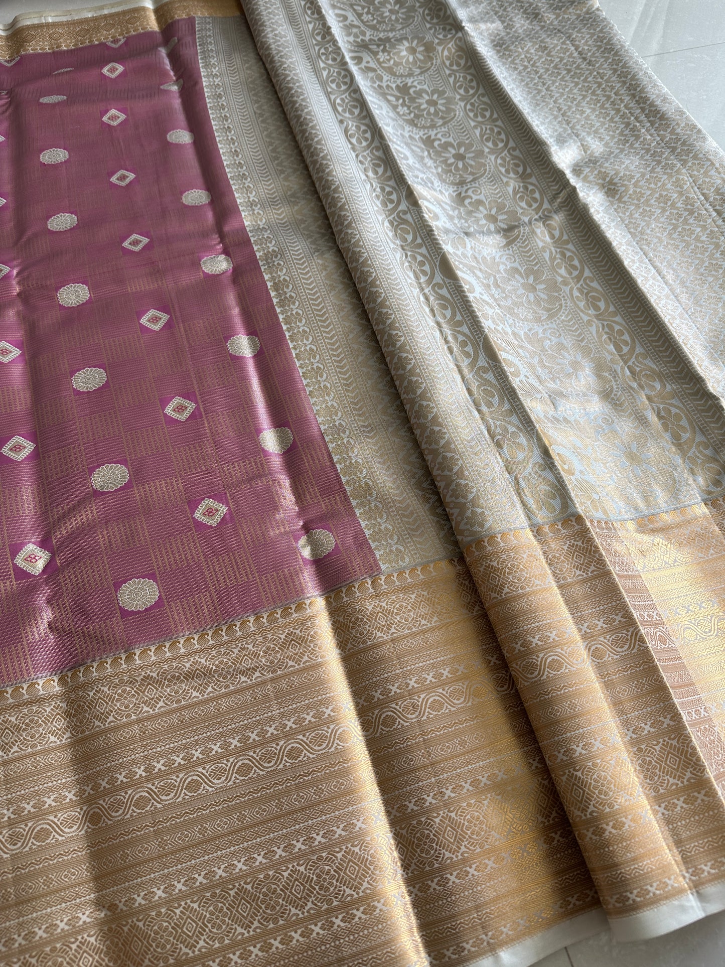 Geometrical Semi Kanchivaram Tissue Pattu Saree
