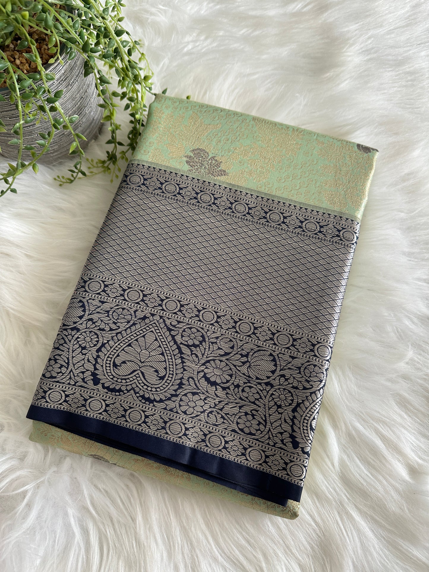 Pastel Green Coral Semi Kanchivaram Tissue Pattu