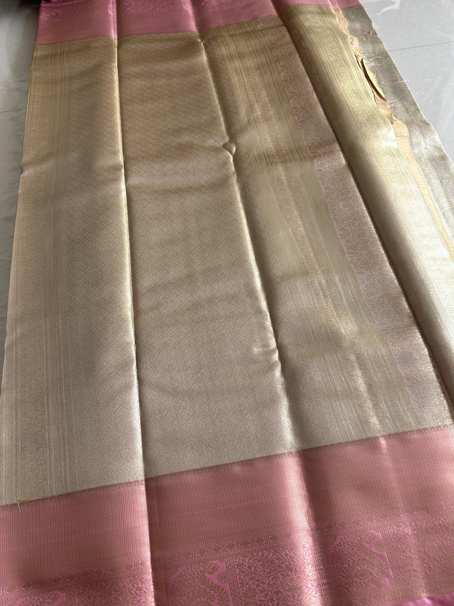 Sandal Flora Semi Kanchivaram Tissue Pattu Saree