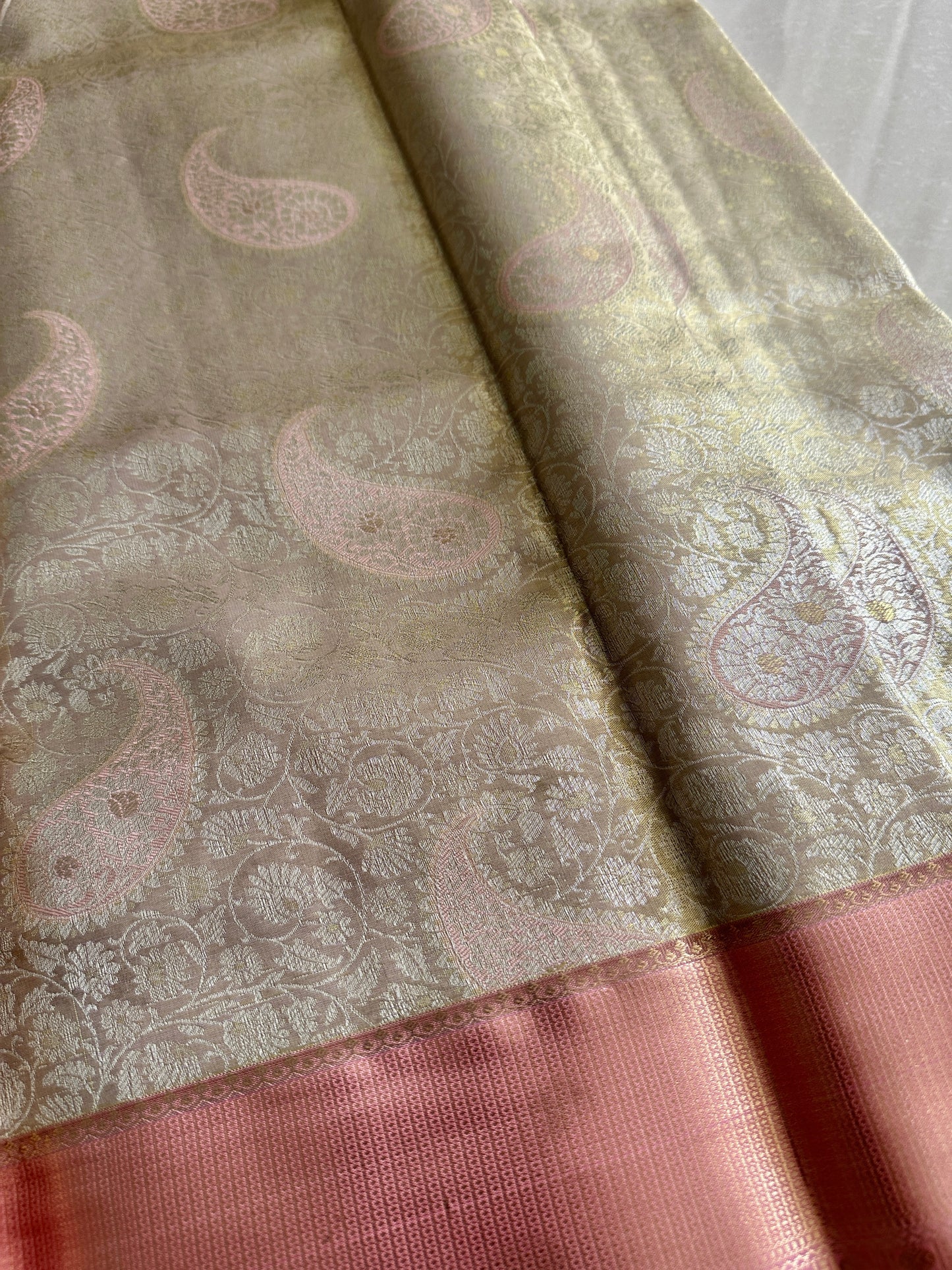Sandal Flora Semi Kanchivaram Tissue Pattu Saree