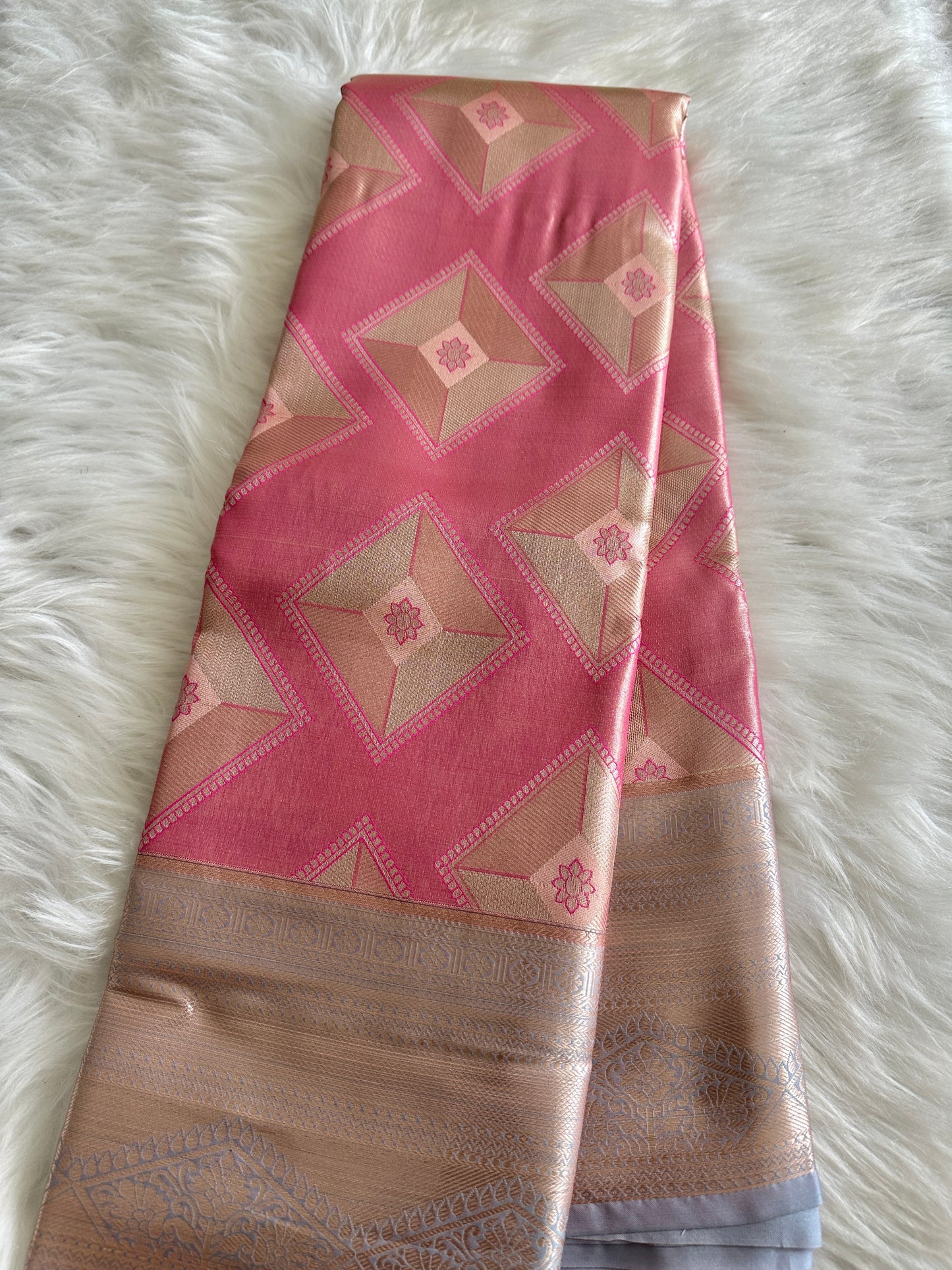 Geometrical Semi Kanchivaram Tissue Pattu Saree v2.0