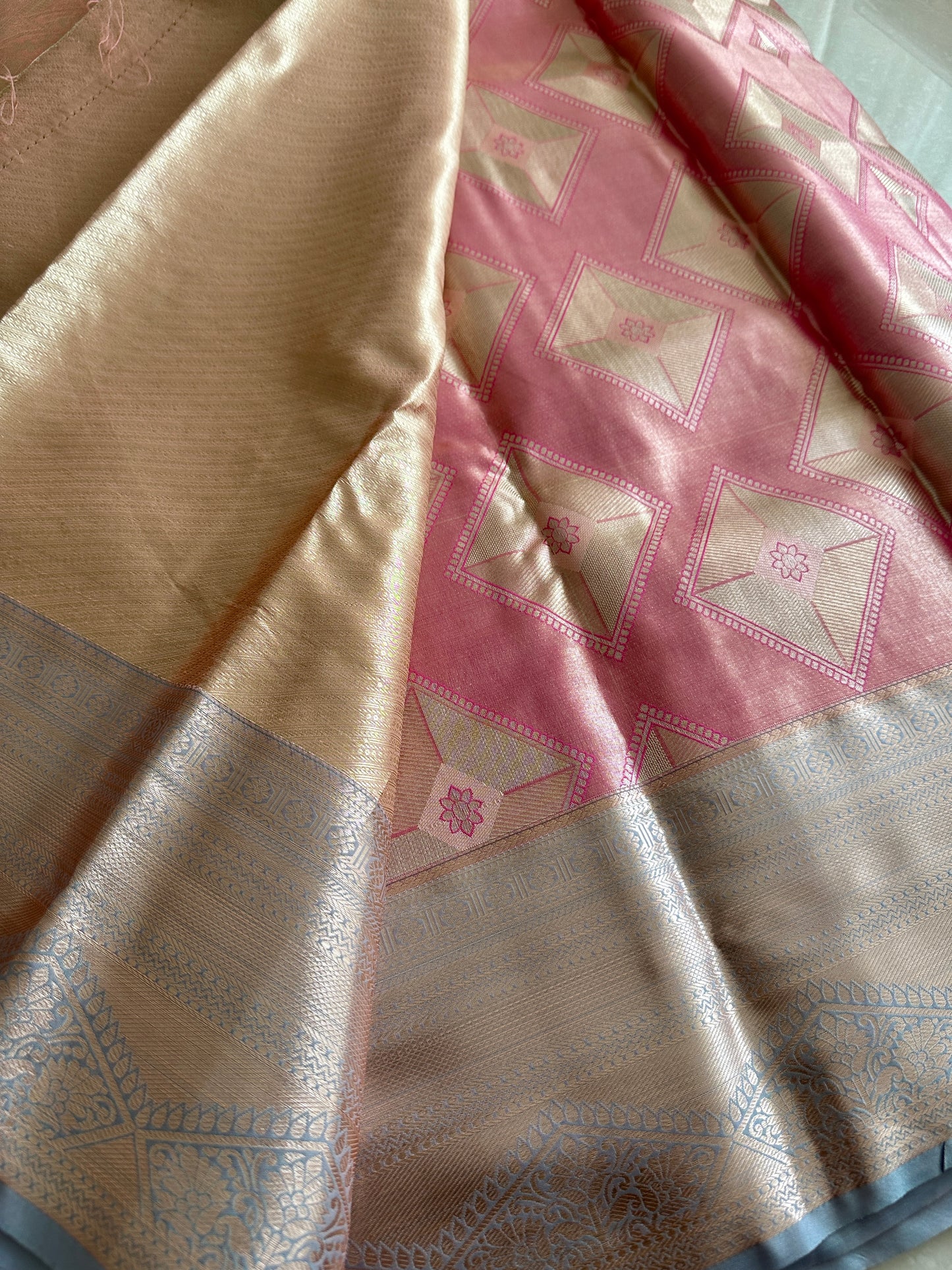 Geometrical Semi Kanchivaram Tissue Pattu Saree v2.0