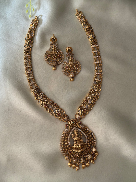 Mythily Necklace