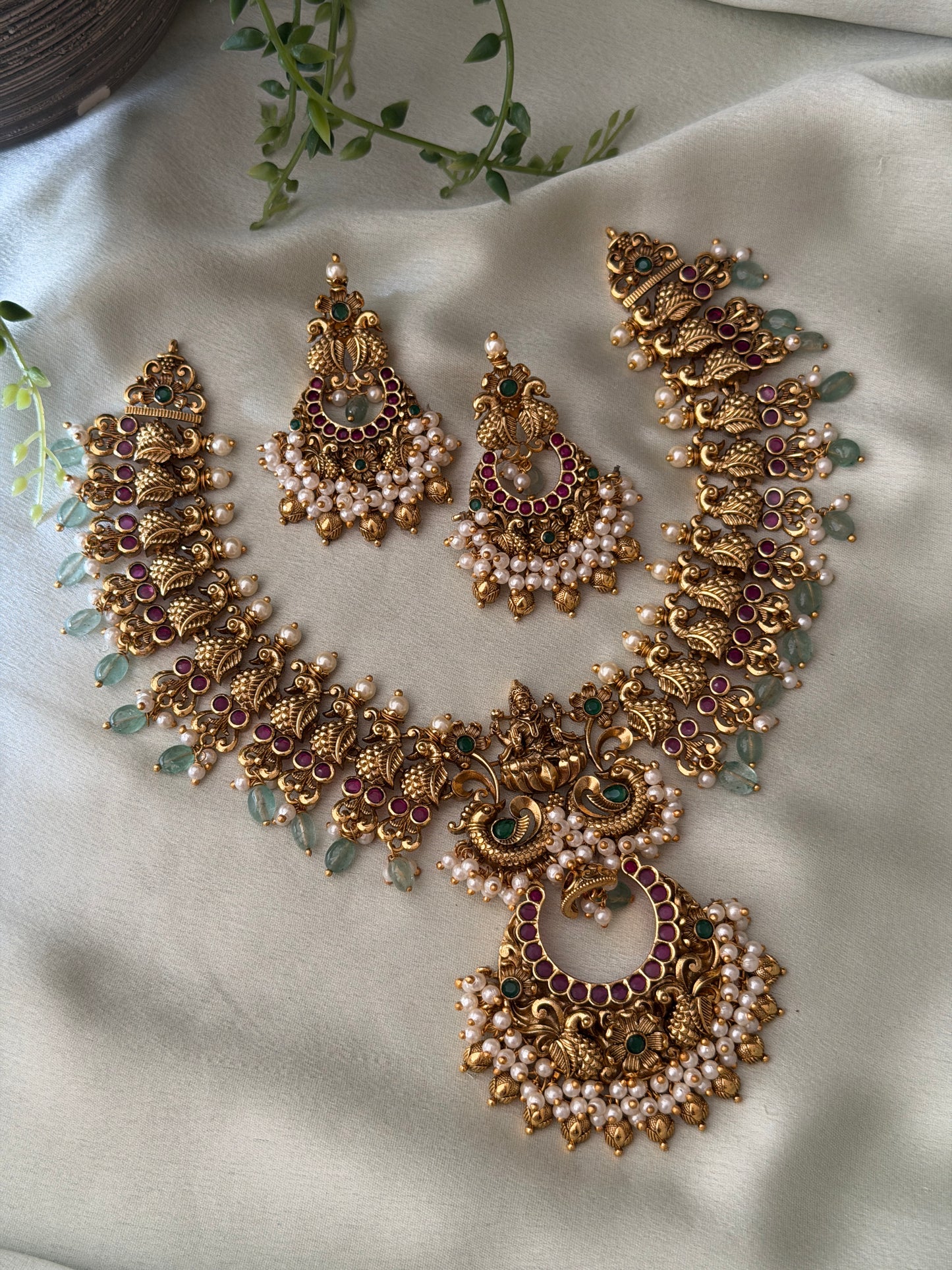 Madhava Chaandbali Necklace