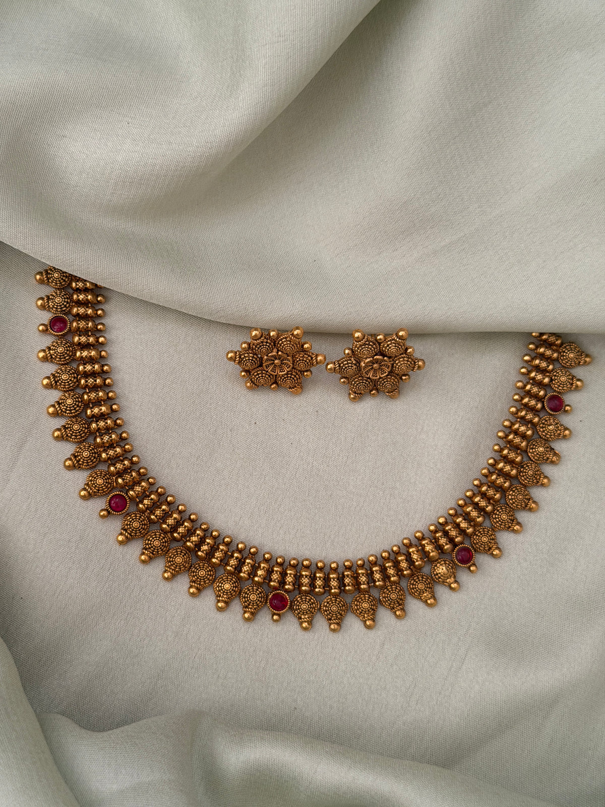 Rukku Non Idol Necklace