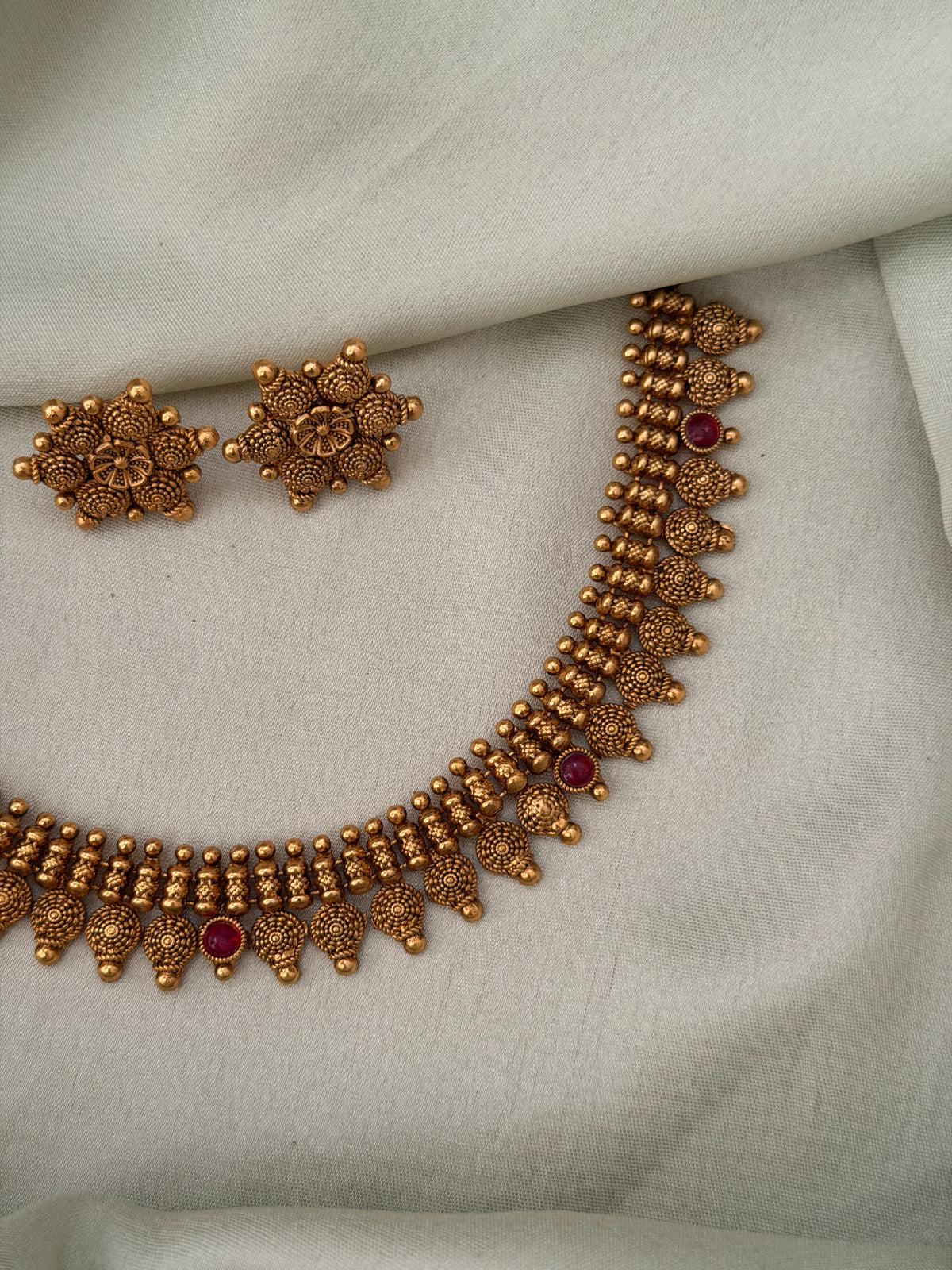 Rukku Non Idol Necklace