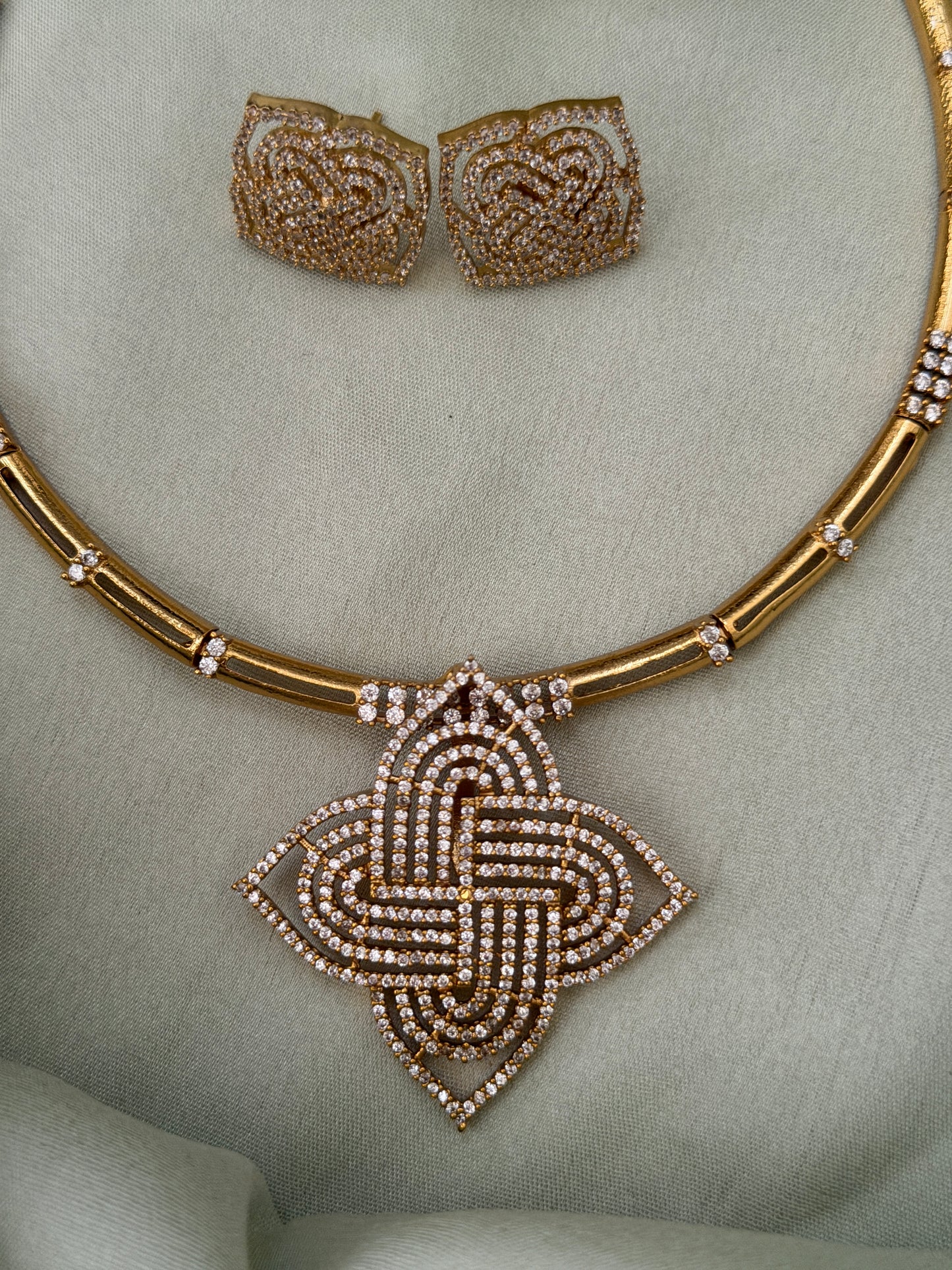 Anayah Kolam Hasli Choker