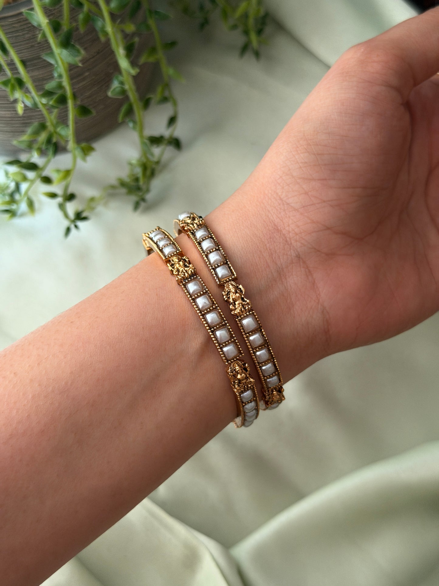 Amrith white Stone Bangles(Set of 2)