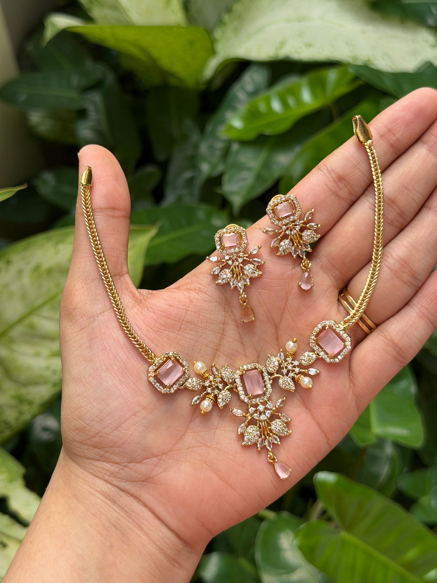 Freya AD Choker